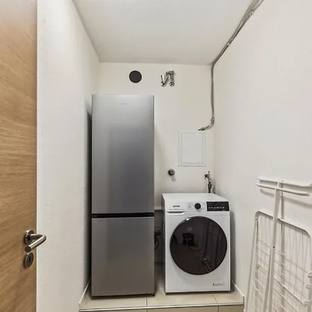 Monteur - Fuer Bis Zu 7 Personen In 64569 - Gg09